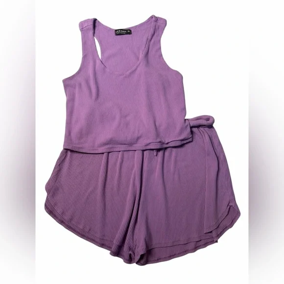 Liz & Sara Ribbed Knit short set - Picture 1 of 9